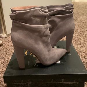 Olivia Brand boutique ankle bootie. Gray suede 6.5